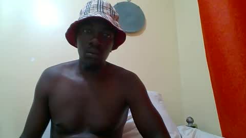 Snapshot of zlatann2012 chatting on October 10, 7:02 pm Zlatann2012 online show from October 10, 7:02 pm