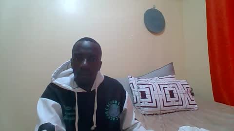 Snapshot of zlatann2012 chatting on October 23, 8:35 am Zlatann2012 online show from October 23, 8:35 am