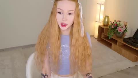 Snapshot of zoe__page chatting on February 5, 2:33 pm Im Zoe online show from February 5, 2:33 pm