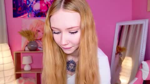 Snapshot of zoe__page chatting on February 6, 2:20 pm Im Zoe online show from February 6, 2:20 pm