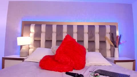 zoe_banks_ online show from March 8, 4:34 am