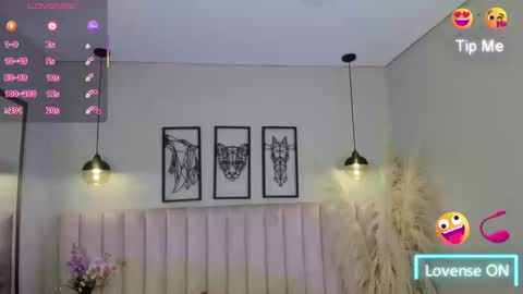zoe_banks_ online show from September 10, 1:00 pm