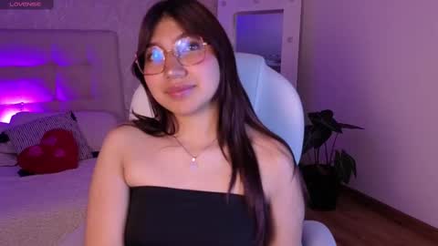 zoe  online show from October 3, 4:20 am