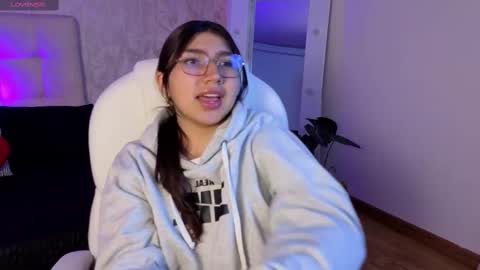 zoe  online show from October 7, 5:37 am