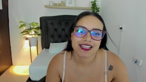 Zoe  online show from January 6, 3:40 pm