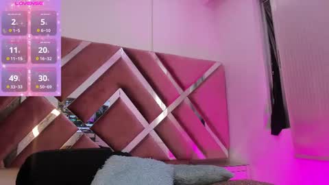 Snapshot of zoe_evaanss_ chatting on June 29, 7:03 pm zoe_evaanss_ online show from June 29, 7:03 pm