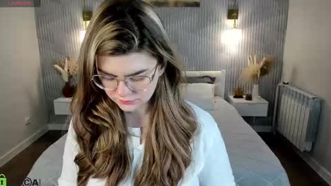 Snapshot of zoe_j0y chatting on February 17, 1:46 am Zoe online show from February 17, 1:46 am