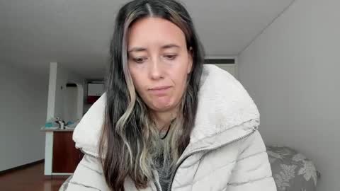 Snapshot of zoe_jeane_beker chatting on April 3, 10:08 pm ZOE online show from April 3, 10:08 pm