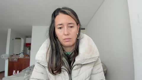 Snapshot of zoe_jeane_beker chatting on April 17, 9:07 pm ZOE online show from April 17, 9:07 pm