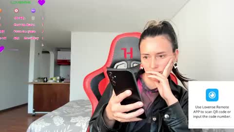 Snapshot of zoe_jeane_beker chatting on June 23, 9:24 pm ZOE online show from June 23, 9:24 pm