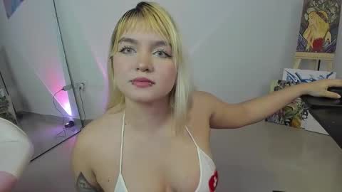 zoe online show from March 5, 12:59 am