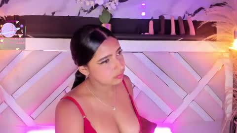 Snapshot of zoe_johnsonn1 chatting on May 23, 10:03 pm Zoey online show from May 23, 10:03 pm