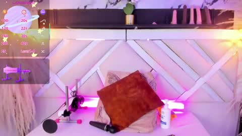 Snapshot of zoe_johnsonn1 chatting on June 2, 9:39 pm Zoey online show from June 2, 9:39 pm