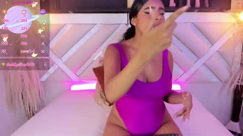 Snapshot of zoe_johnsonn1 chatting on June 5, 10:15 pm Zoey online show from June 5, 10:15 pm