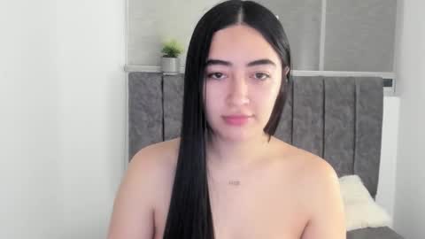 zoe_jones7 online show from October 19, 5:19 am