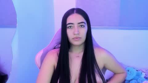 zoe_jones7 online show from February 21, 1:06 am