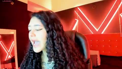 zoe  online show from August 2, 4:00 am