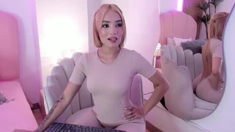 zoe lee    online show from September 28, 2:50 am