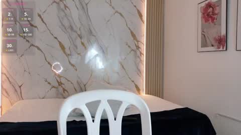 zoe_longhair online show from July 11, 7:05 pm