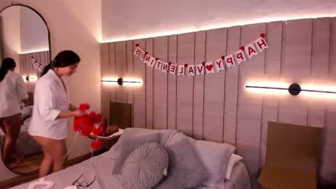 zoe_mhendez online show from February 14, 12:02 pm