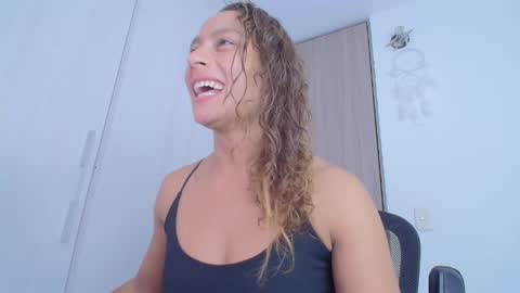 zoe online show from April 7, 11:48 pm