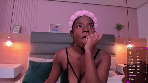 Zoe Novakk  online show from November 17, 8:25 pm