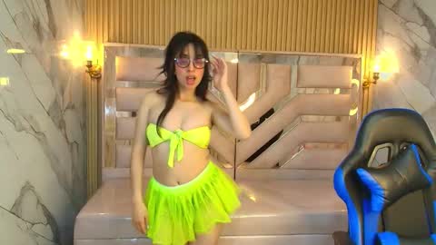 Zoe  online show from October 15, 3:28 am