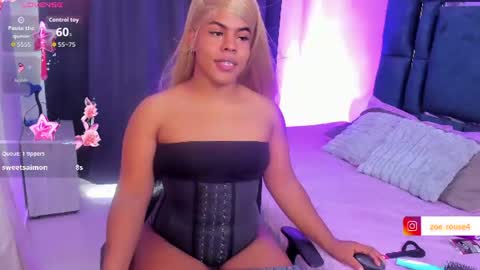 Snapshot of zoe_rosee4 chatting on June 22, 3:31 pm zoe_rosee4 online show from June 22, 3:31 pm