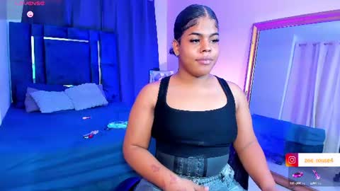 Snapshot of zoe_rosee4 chatting on July 19, 7:01 am zoe_rosee4 online show from July 19, 7:01 am