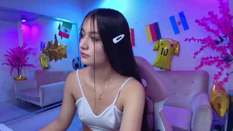 Snapshot of zoe_swan chatting on July 6, 11:29 am Zoe online show from July 6, 11:29 am