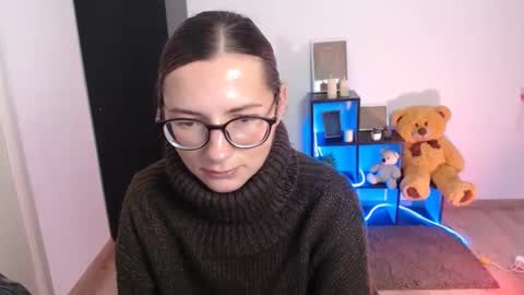 Snapshot of zoe_sweet55 chatting on October 23, 9:52 am zoe_sweet55 online show from October 23, 9:52 am