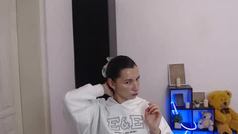 Snapshot of zoe_sweet55 chatting on November 11, 7:41 am zoe_sweet55 online show from November 11, 7:41 am