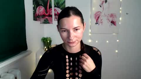Snapshot of zoe_sweet55 chatting on November 13, 8:24 am zoe_sweet55 online show from November 13, 8:24 am