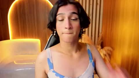 Zoe online show from January 10, 8:10 pm