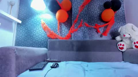 Zoe online show from November 1, 12:40 pm