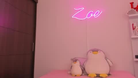 zoecams online show from April 22, 6:31 pm