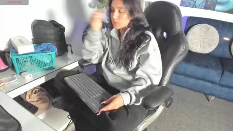 Zoe online show from February 24, 2:53 am