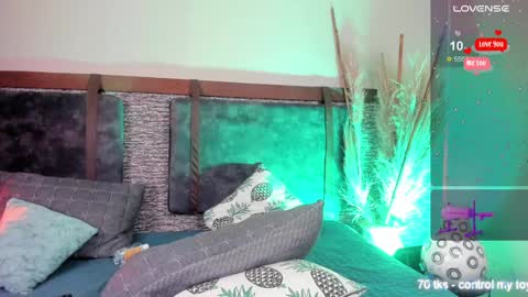 Zoe online show from December 5, 2:55 pm