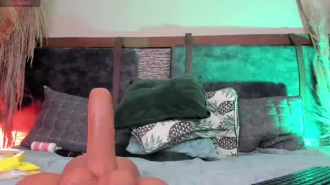 Zoe online show from December 10, 2:39 pm