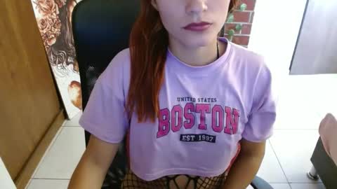 zoee__69 online show from March 6, 3:24 pm