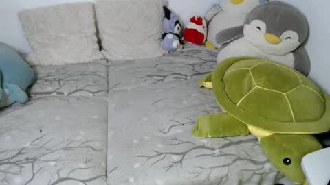 Snapshot of zoeeeth__ chatting on June 25, 5:12 am Zoe online show from June 25, 5:12 am