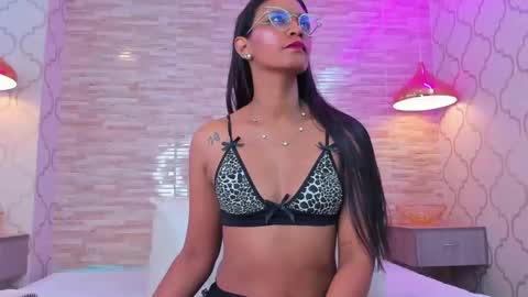 ZoeeSmitth online show from February 24, 11:52 am