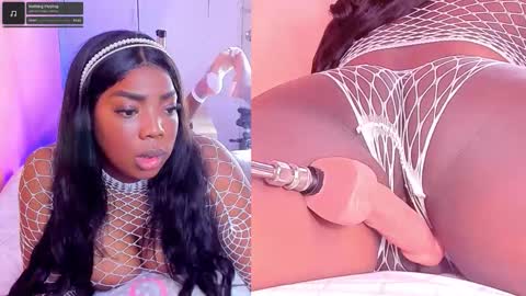 Snapshot of zoeethompson_cm chatting on February 12, 11:05 am online show from February 12, 11:05 am