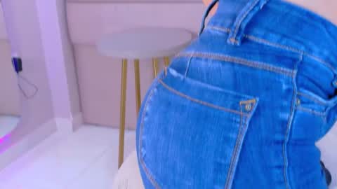 Zoe online show from March 6, 11:17 am