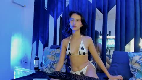 zoehtx online show from January 30, 1:42 pm