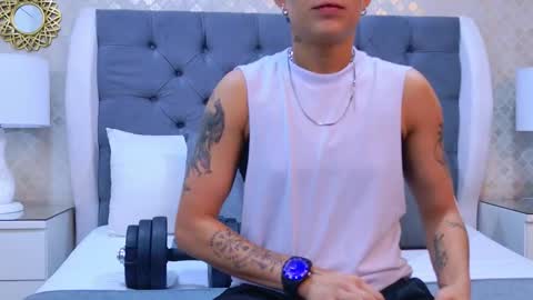 Zoe Krug online show from October 30, 11:44 am