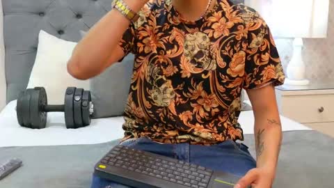 Zoe Krug online show from November 13, 11:53 am