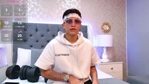 Zoe Krug online show from December 17, 11:38 am