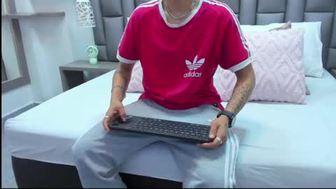 Zoe Krug online show from March 24, 12:21 pm