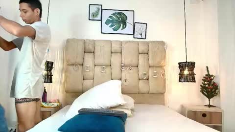 zoelucas online show from January 13, 12:21 pm